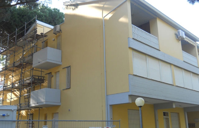 Intervento di restauro presso palazzina residenziale - Lido degli Estensi